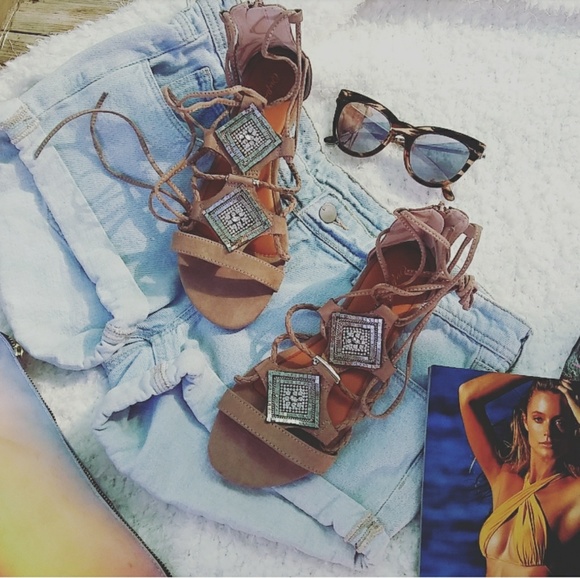 Shoes - LAST CHANCE!!//Coachella Collection// Taupe Sandal